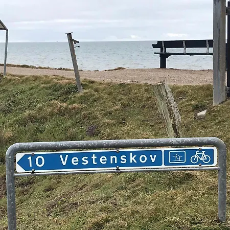 Tiny Nakskov
